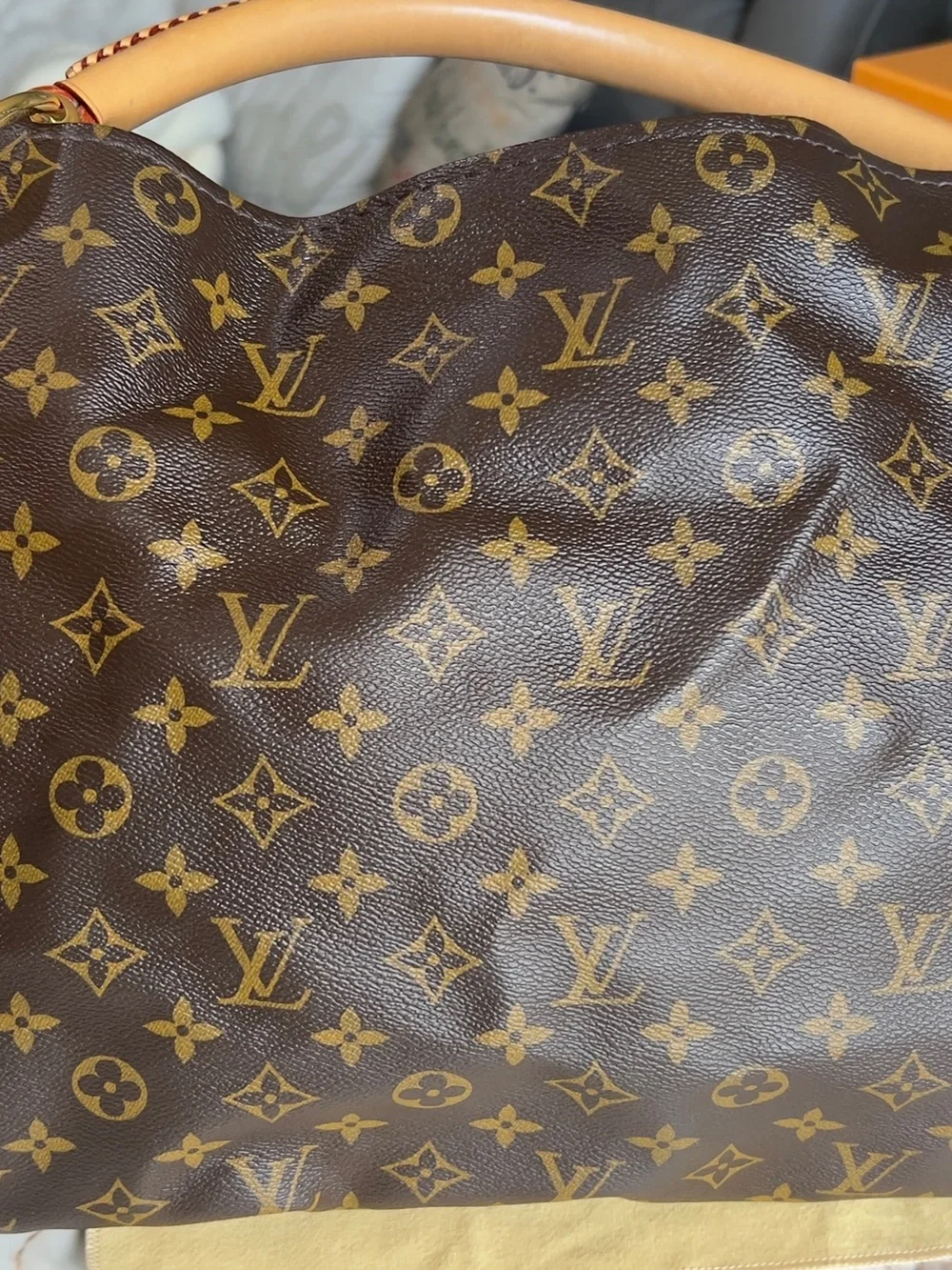 Louis Vuitton authentic or